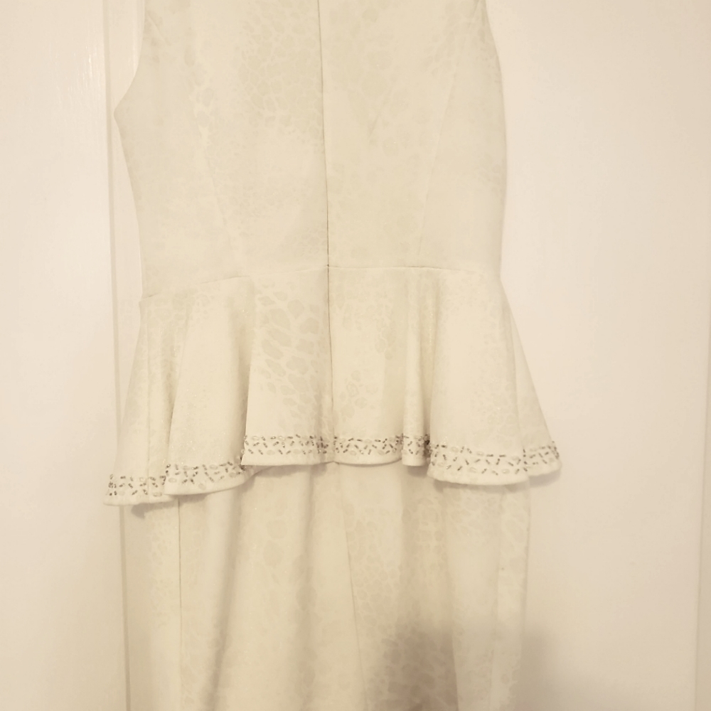 Cachet cream size 8 dress